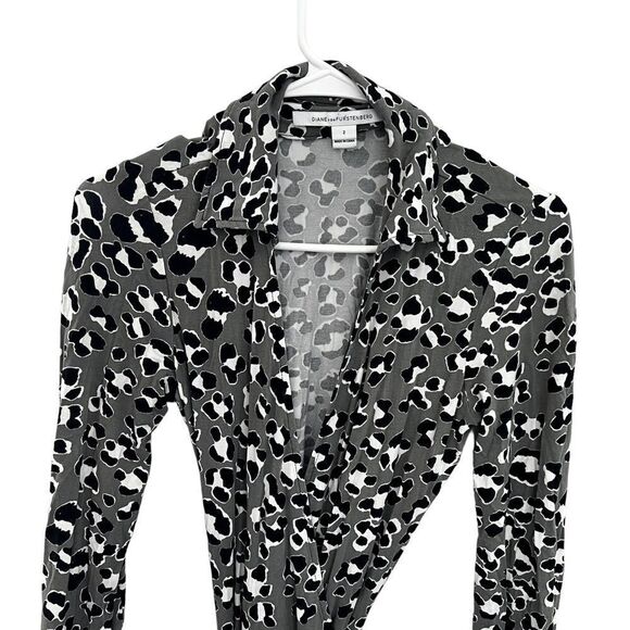 Diane von Furstenberg Leopard Long Sleeve V Neck Wrap Dress Sz 2 - Picture 3 of 10